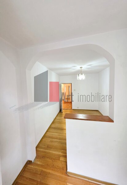 Crangasi Apartament spatios cu 4 camere
