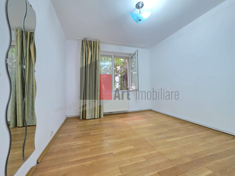 Crangasi Apartament spatios cu 4 camere