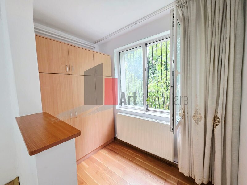 Crangasi Apartament spatios cu 4 camere