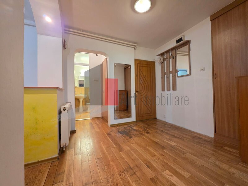Crangasi Apartament spatios cu 4 camere